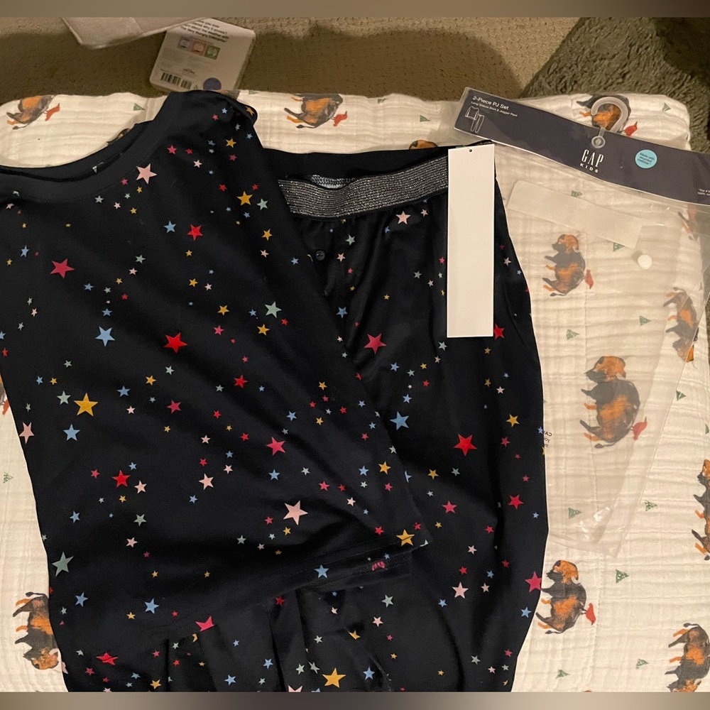 Girls 14 NWT Gap pajamas